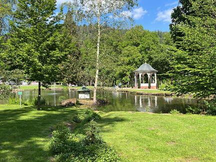 AE5B0BDF-792F-40D5-B235-B112E1E4A61A